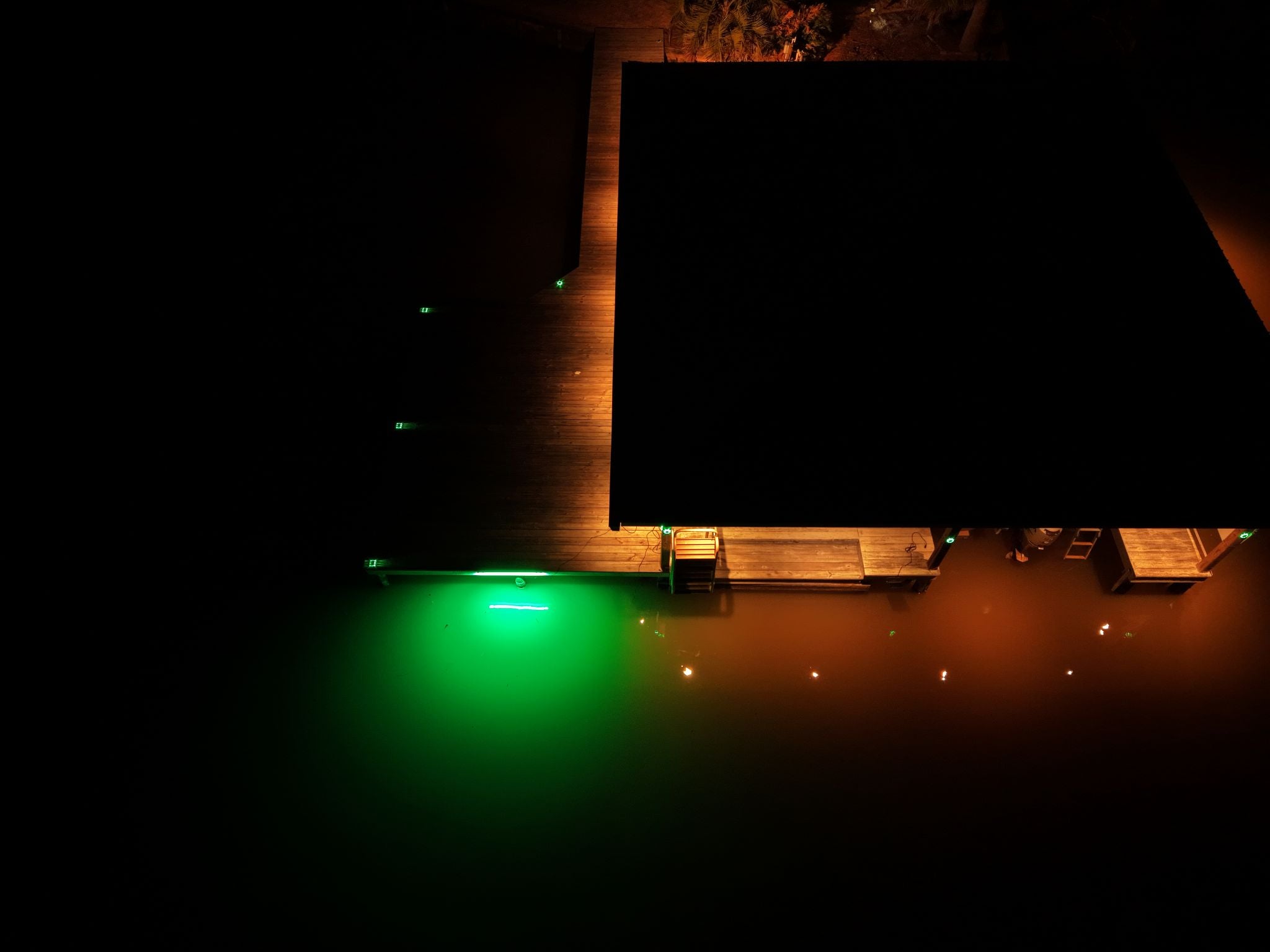 DM260G DockMaster Above Water Dock Light-Green