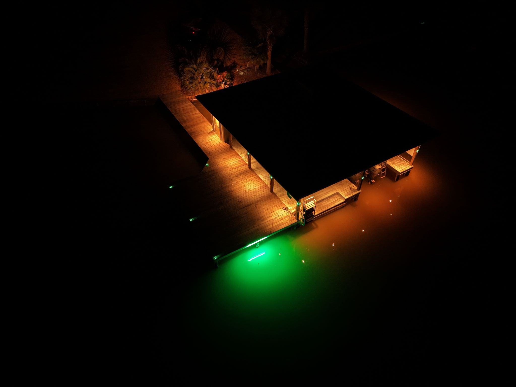 DM260G DockMaster Above Water Dock Light-Green