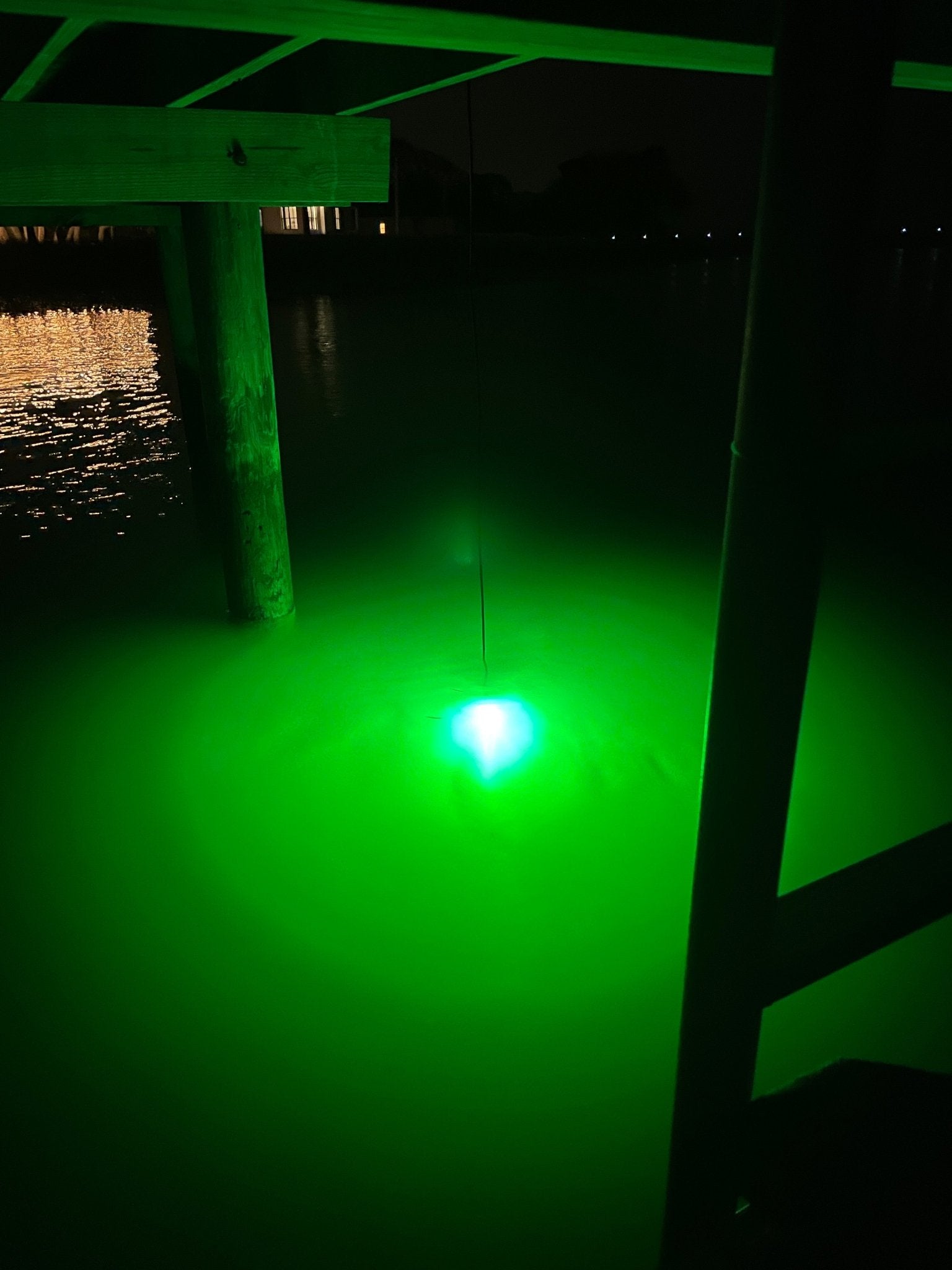 HG500G compact green underwater fishing light for docks, piers, and boats